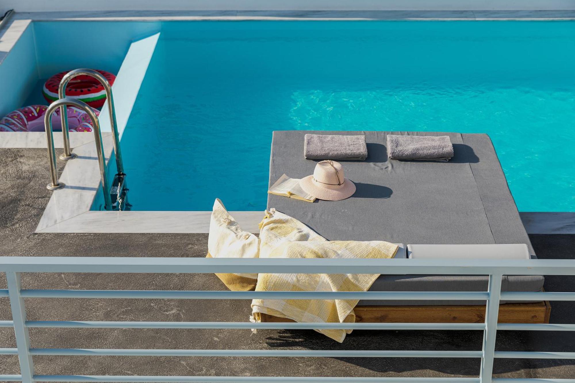 Blackstone Luxury Suites Emporio  Exterior foto