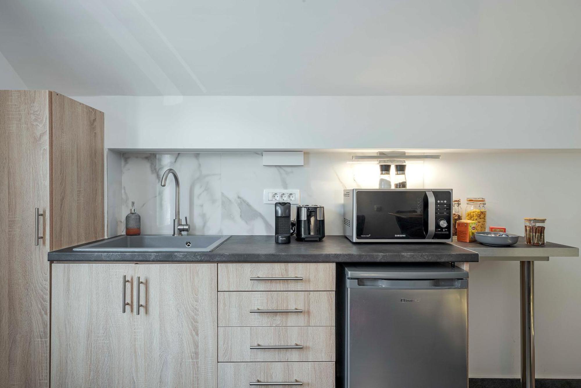 Blackstone Luxury Suites Emporio  Zimmer foto